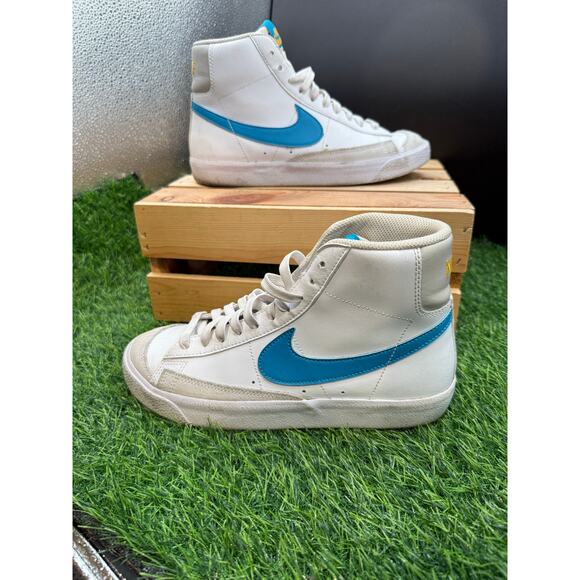 Nike- Blazers- White/Blue Swoosh- Size 6Y - Picture 1 of 10